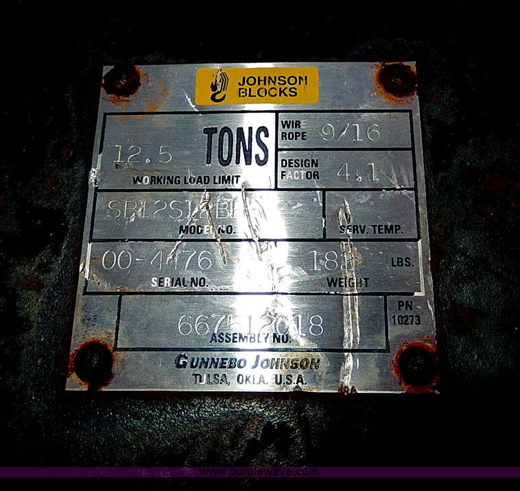 image for item I9408 2001 Sterling L9500 National 1100 crane truck