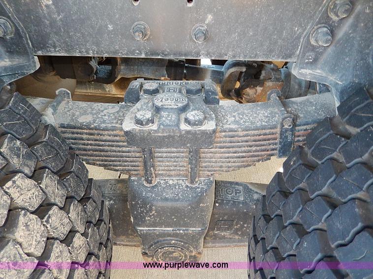 image for item I9408 2001 Sterling L9500 National 1100 crane truck