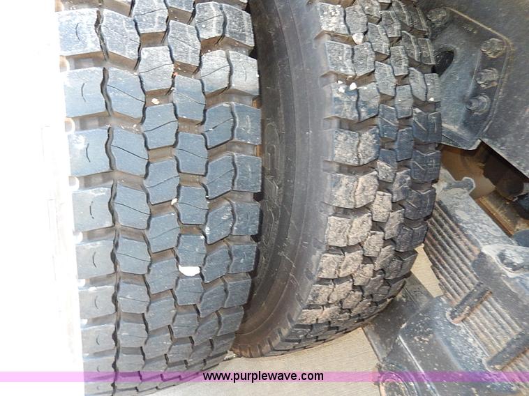 image for item I9408 2001 Sterling L9500 National 1100 crane truck