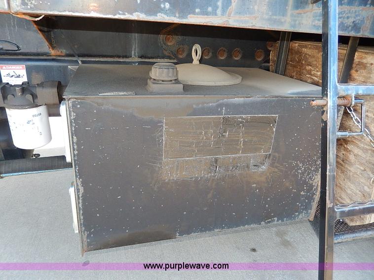 image for item I9408 2001 Sterling L9500 National 1100 crane truck