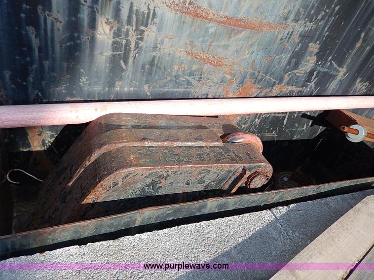 image for item I9408 2001 Sterling L9500 National 1100 crane truck