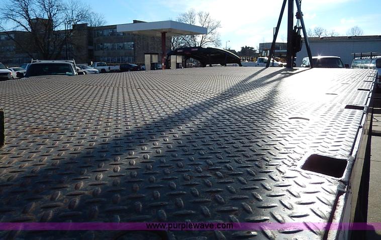 image for item I9408 2001 Sterling L9500 National 1100 crane truck