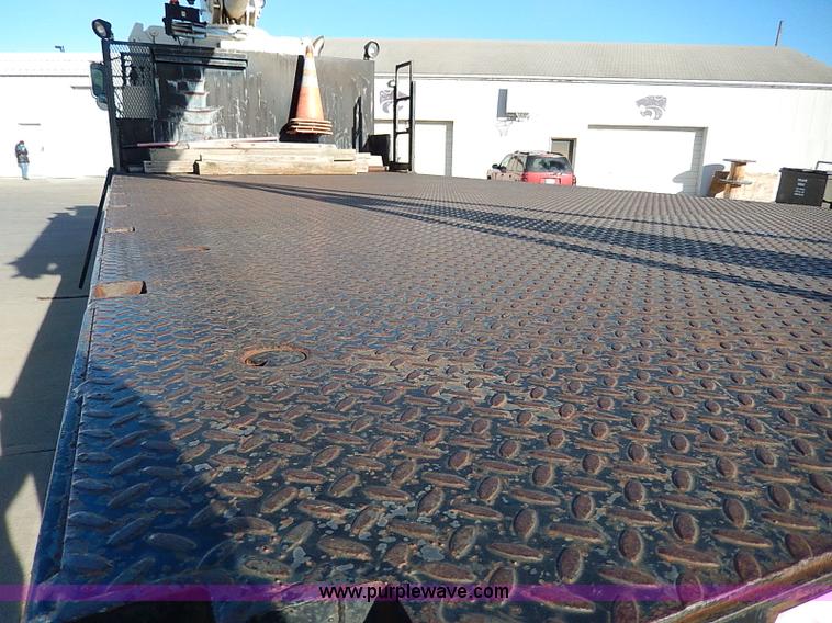 image for item I9408 2001 Sterling L9500 National 1100 crane truck