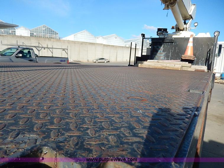 image for item I9408 2001 Sterling L9500 National 1100 crane truck