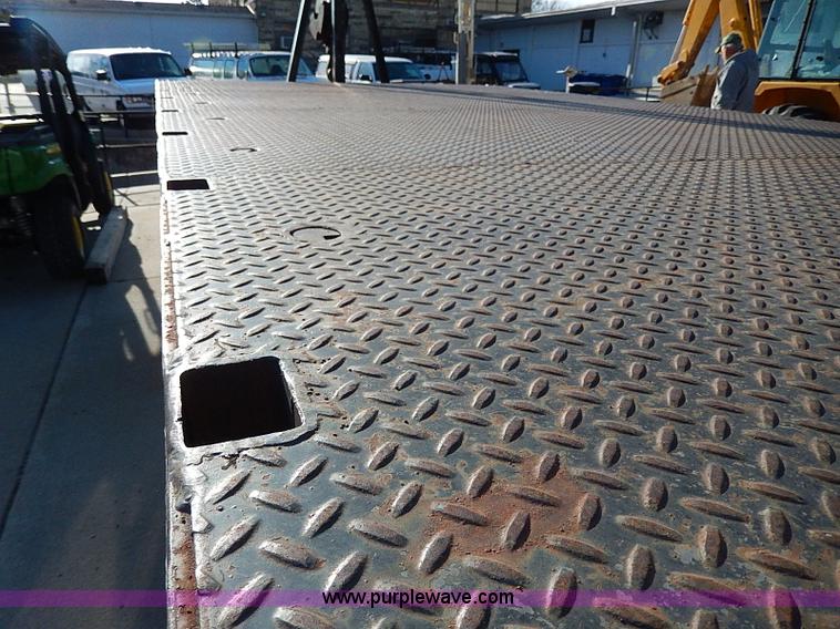 image for item I9408 2001 Sterling L9500 National 1100 crane truck