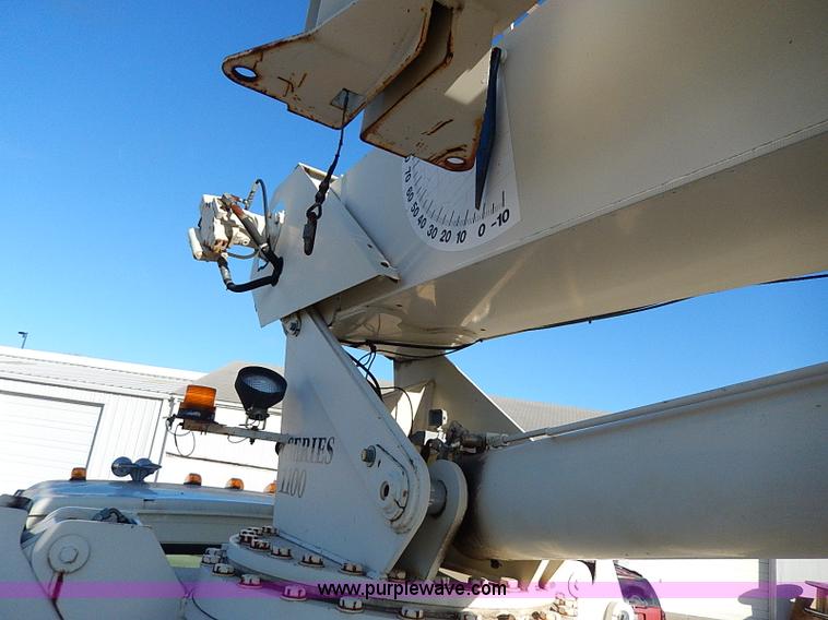 image for item I9408 2001 Sterling L9500 National 1100 crane truck