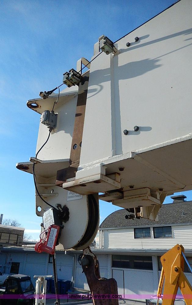 image for item I9408 2001 Sterling L9500 National 1100 crane truck