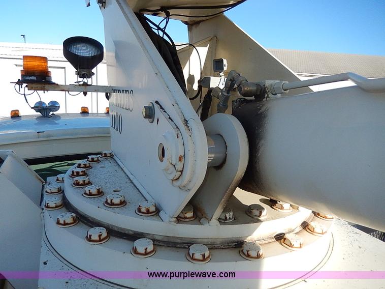 image for item I9408 2001 Sterling L9500 National 1100 crane truck