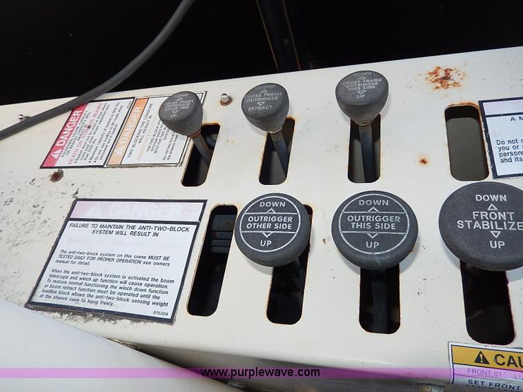 image for item I9408 2001 Sterling L9500 National 1100 crane truck