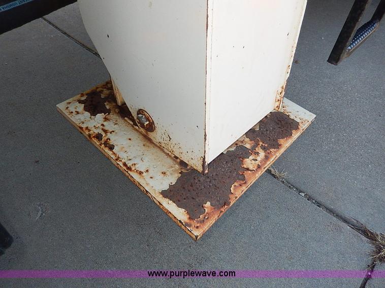 image for item I9408 2001 Sterling L9500 National 1100 crane truck