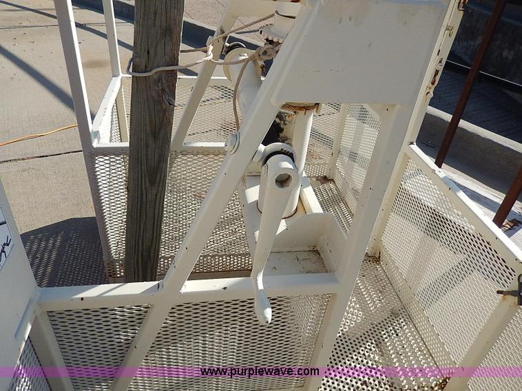 image for item I9408 2001 Sterling L9500 National 1100 crane truck