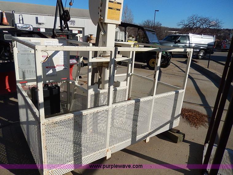 image for item I9408 2001 Sterling L9500 National 1100 crane truck