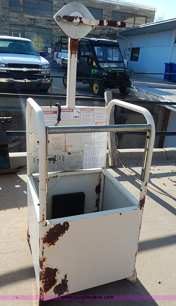 image for item I9408 2001 Sterling L9500 National 1100 crane truck