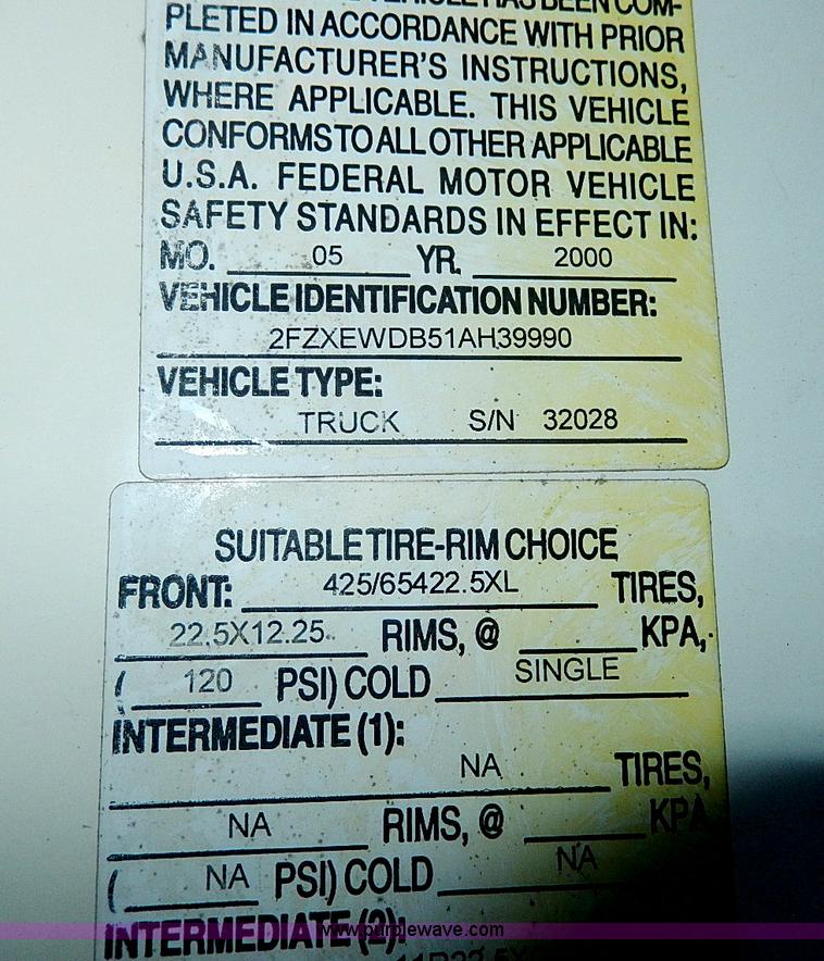 image for item I9408 2001 Sterling L9500 National 1100 crane truck