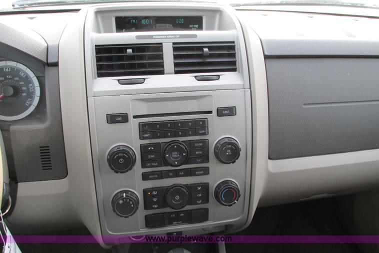 image for item AJ9242 2009 Ford Escape XLT SUV