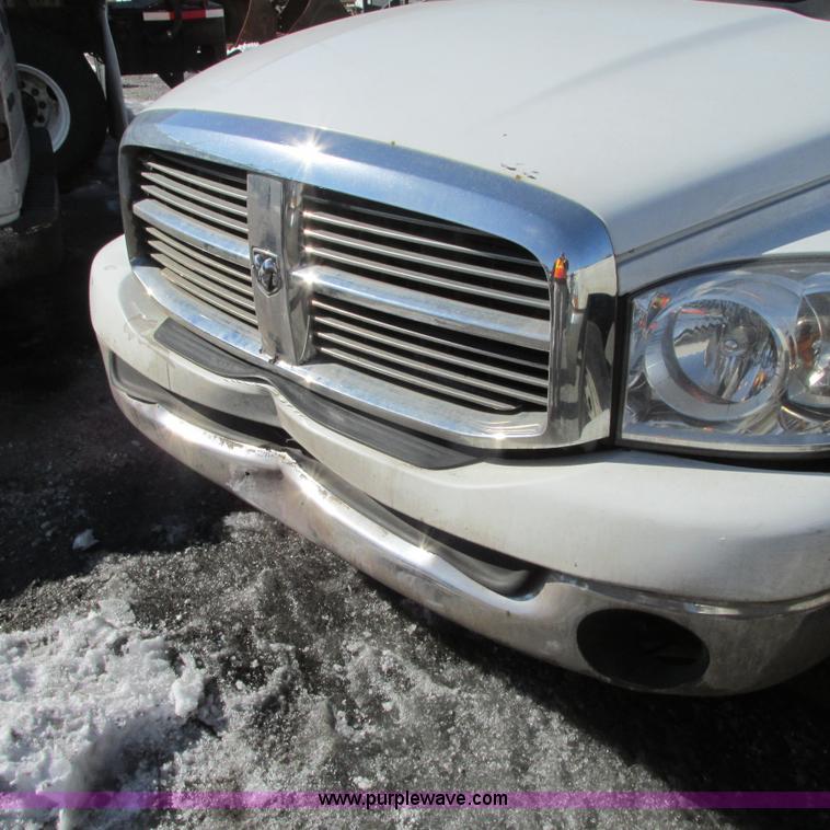 image for item G9165 2008 Dodge Ram 1500 Quad Cab pickup truck