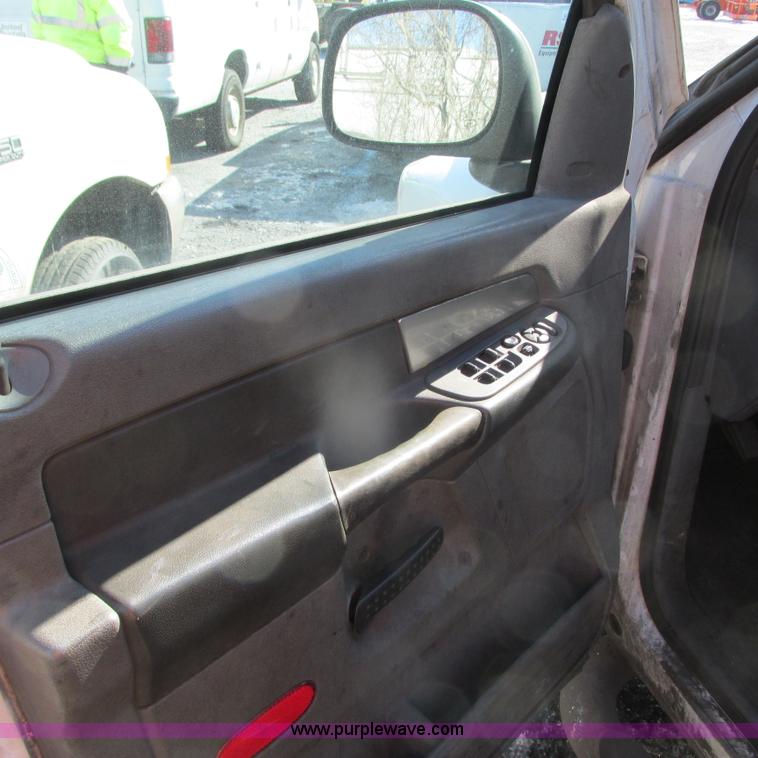 image for item G9165 2008 Dodge Ram 1500 Quad Cab pickup truck