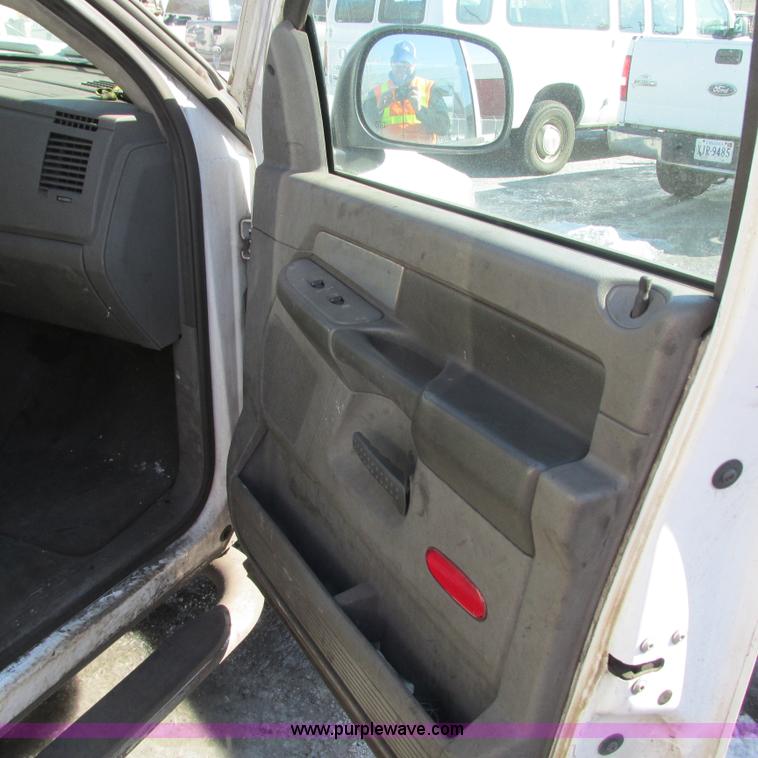 image for item G9165 2008 Dodge Ram 1500 Quad Cab pickup truck