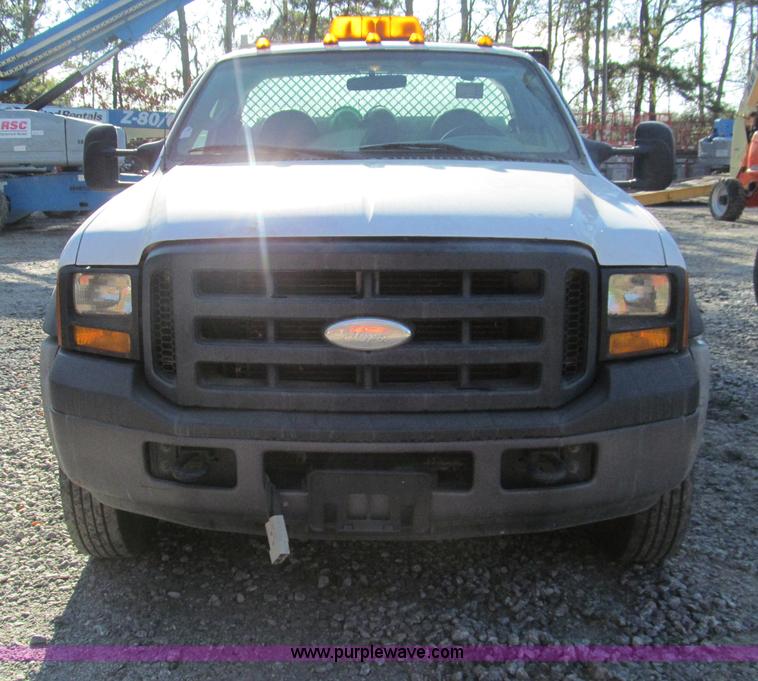 image for item G9523 2007 Ford F550 service truck