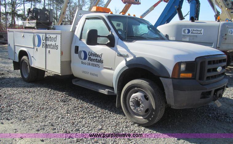 image for item G9523 2007 Ford F550 service truck