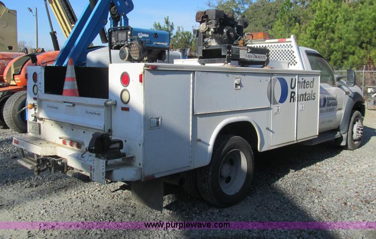image for item G9523 2007 Ford F550 service truck
