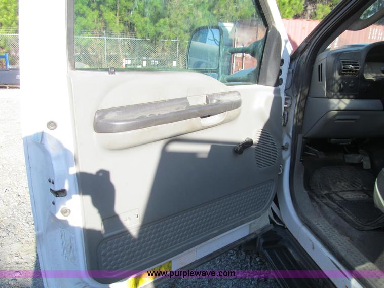 image for item G9523 2007 Ford F550 service truck