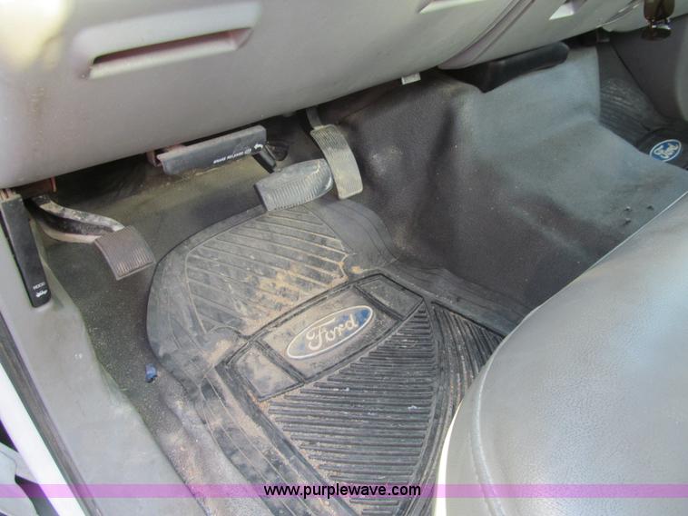 image for item G9523 2007 Ford F550 service truck