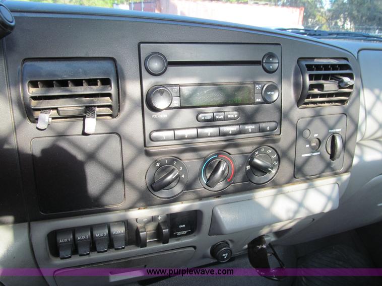 image for item G9523 2007 Ford F550 service truck