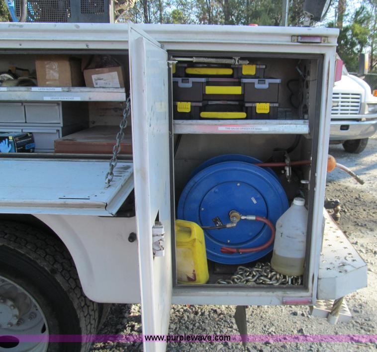 image for item G9523 2007 Ford F550 service truck