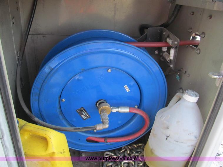 image for item G9523 2007 Ford F550 service truck