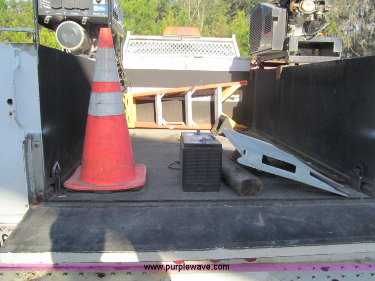 image for item G9523 2007 Ford F550 service truck