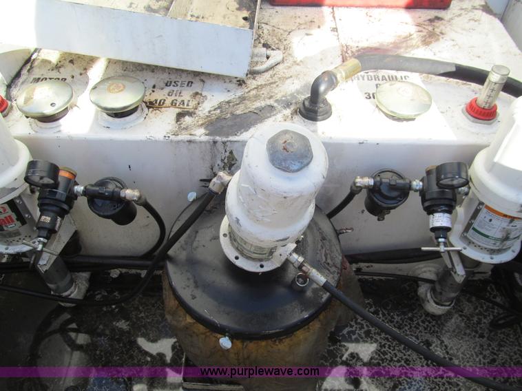 image for item G9523 2007 Ford F550 service truck