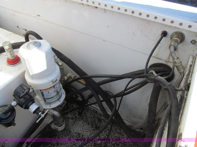 image for item G9523 2007 Ford F550 service truck