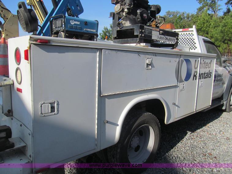 image for item G9523 2007 Ford F550 service truck