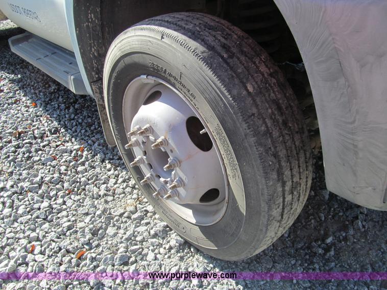 image for item G9523 2007 Ford F550 service truck