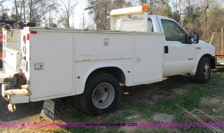 image for item G9524 2005 Ford F350 Super Duty XL utility truck