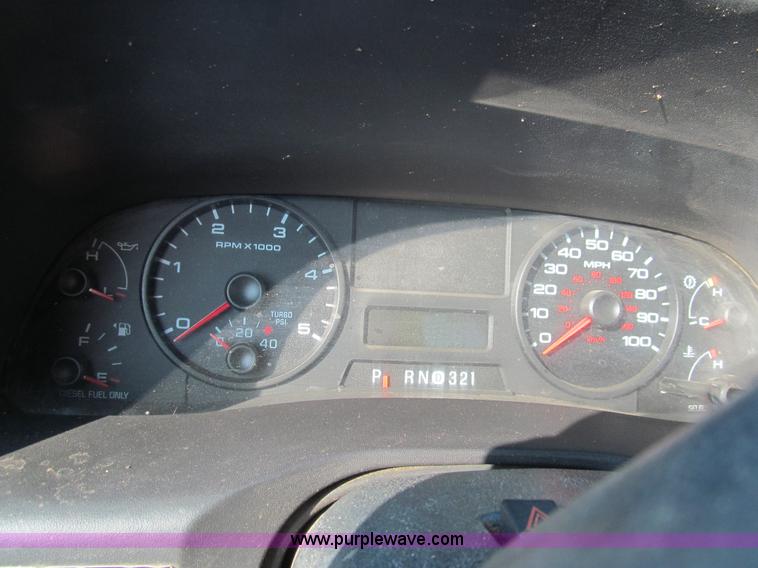 image for item G9524 2005 Ford F350 Super Duty XL utility truck