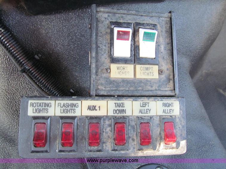 image for item G9524 2005 Ford F350 Super Duty XL utility truck