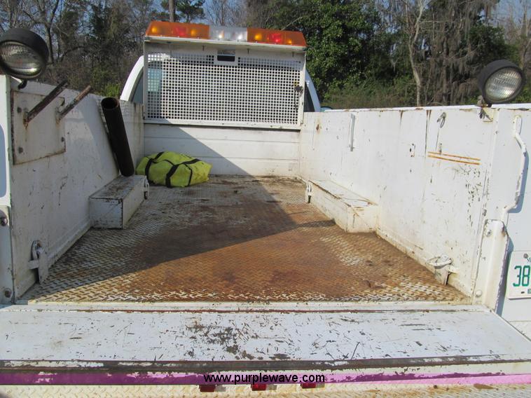 image for item G9524 2005 Ford F350 Super Duty XL utility truck