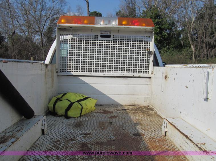 image for item G9524 2005 Ford F350 Super Duty XL utility truck