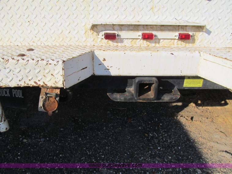 image for item G9524 2005 Ford F350 Super Duty XL utility truck