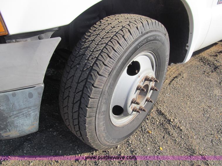 image for item G9524 2005 Ford F350 Super Duty XL utility truck