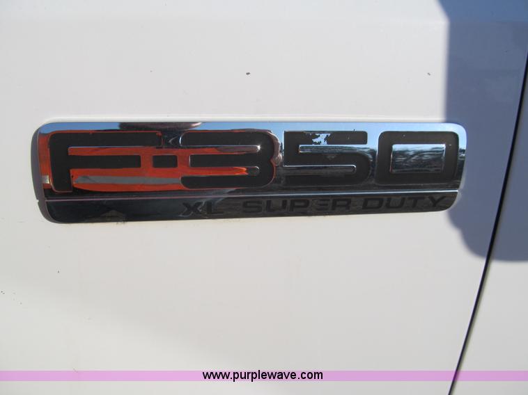 image for item G9524 2005 Ford F350 Super Duty XL utility truck