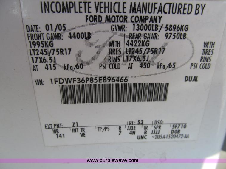 image for item G9524 2005 Ford F350 Super Duty XL utility truck