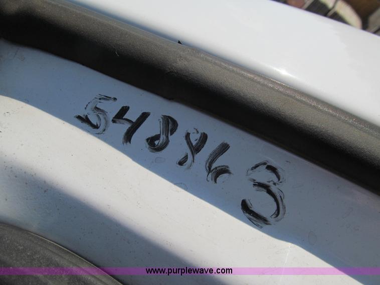 image for item G9524 2005 Ford F350 Super Duty XL utility truck