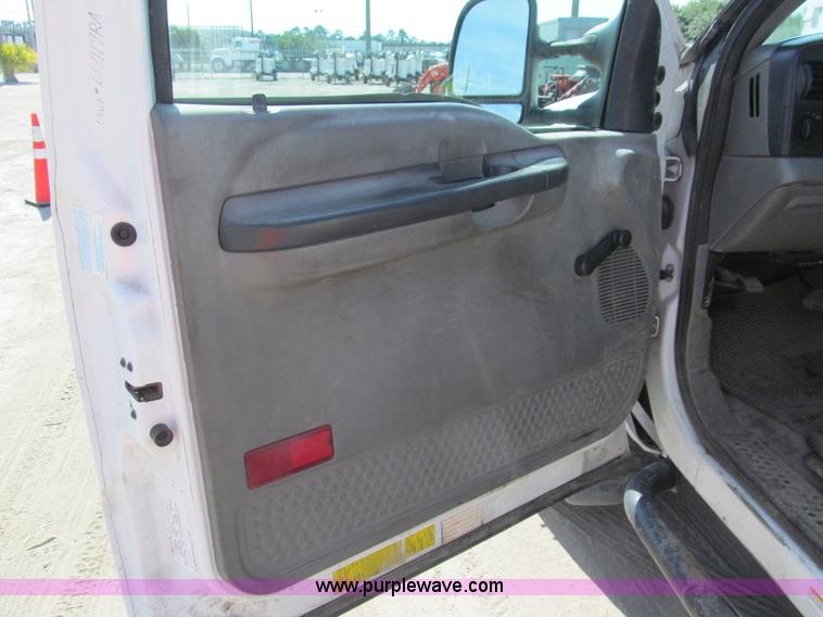 image for item G9525 2006 Ford F550 Super Duty XL service truck
