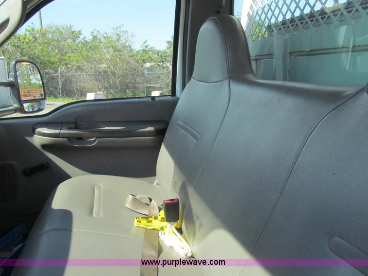 image for item G9525 2006 Ford F550 Super Duty XL service truck