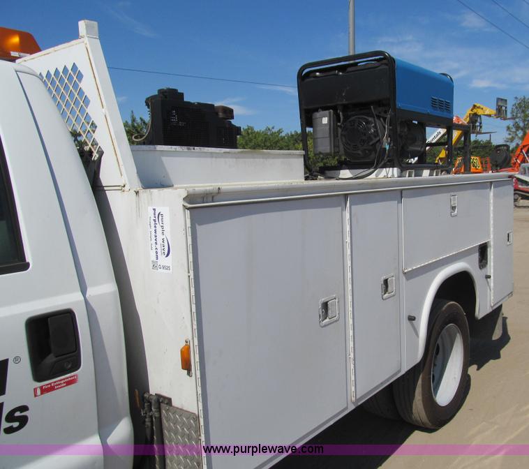 image for item G9525 2006 Ford F550 Super Duty XL service truck