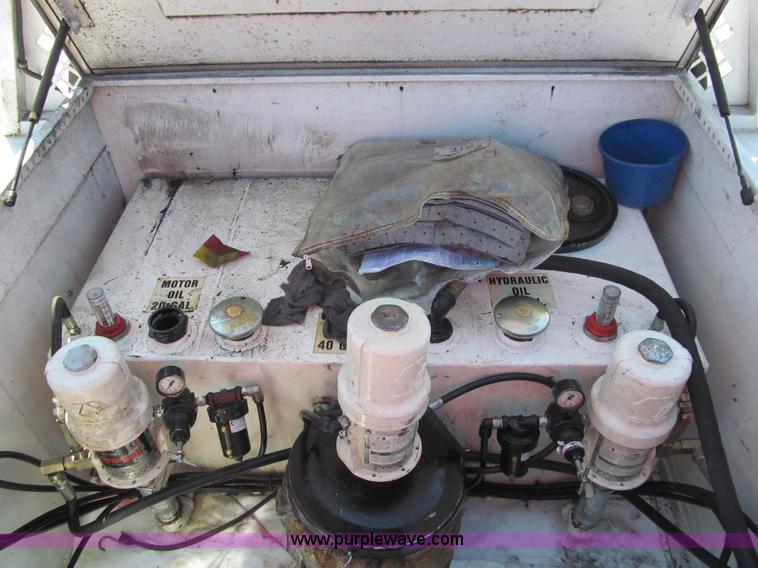 image for item G9525 2006 Ford F550 Super Duty XL service truck