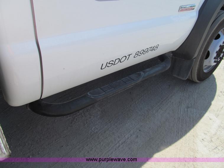 image for item G9525 2006 Ford F550 Super Duty XL service truck